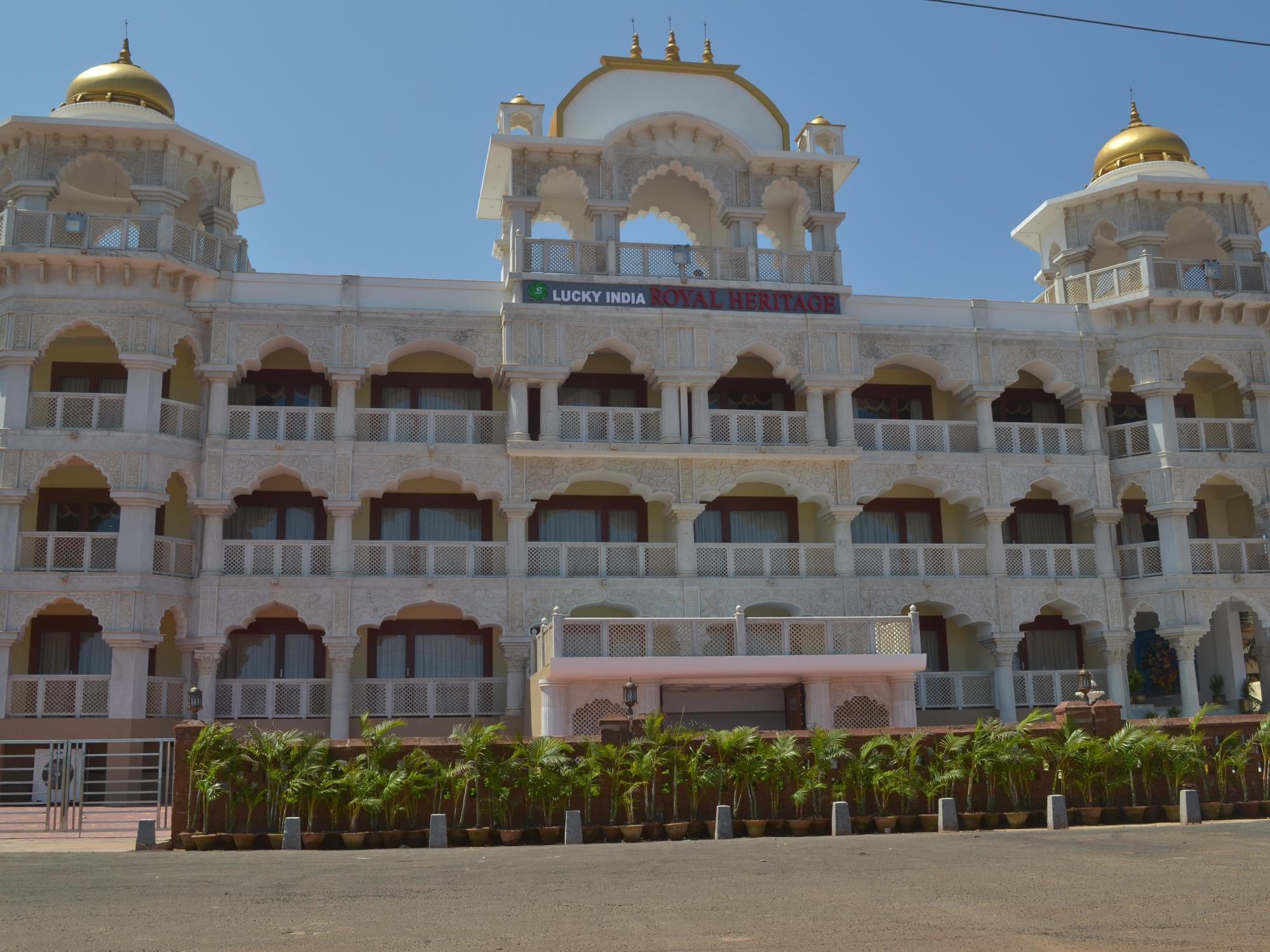Lucky India Royal Heritage Puri Exteriör bild