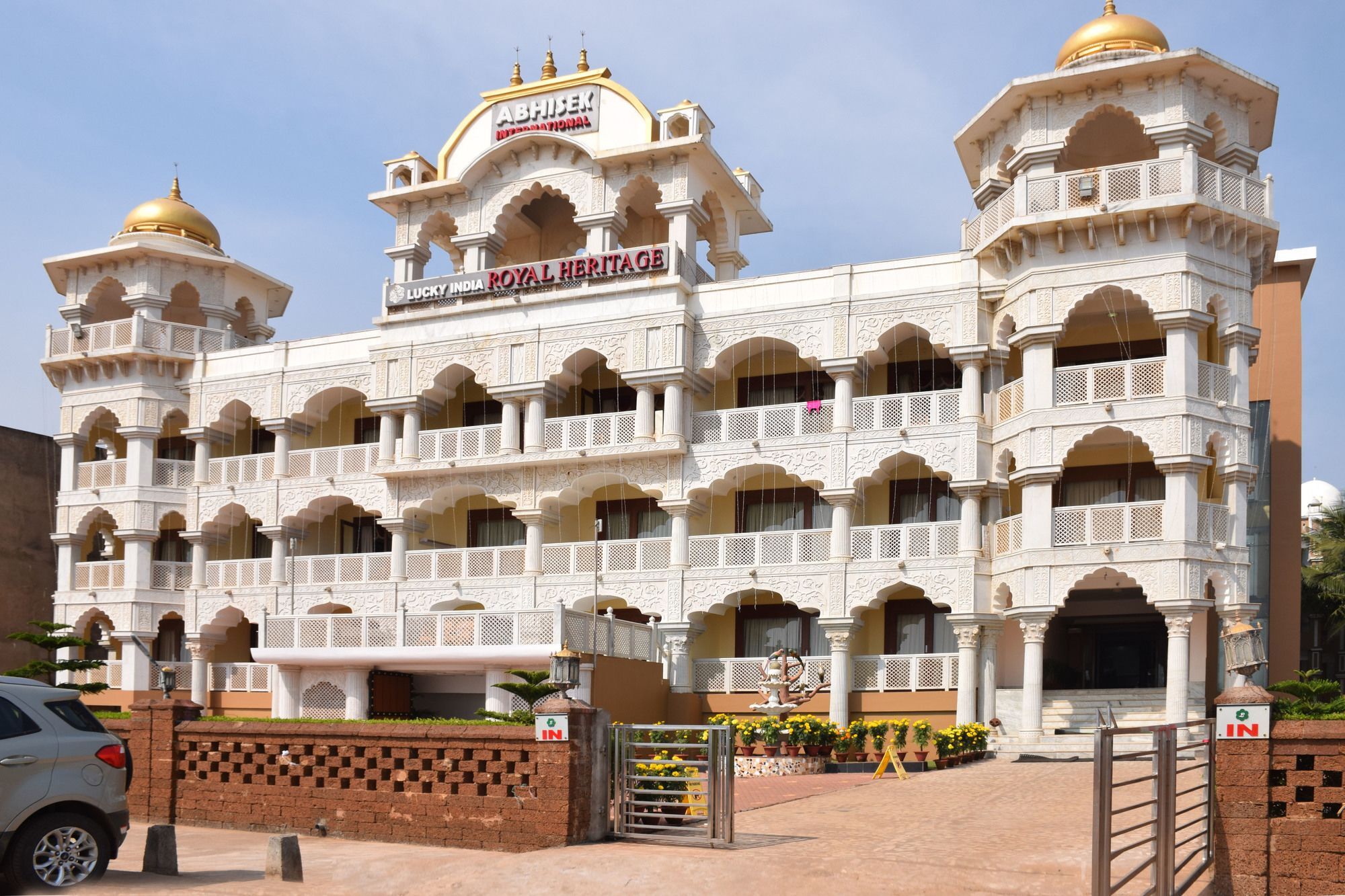 Lucky India Royal Heritage Puri Exteriör bild